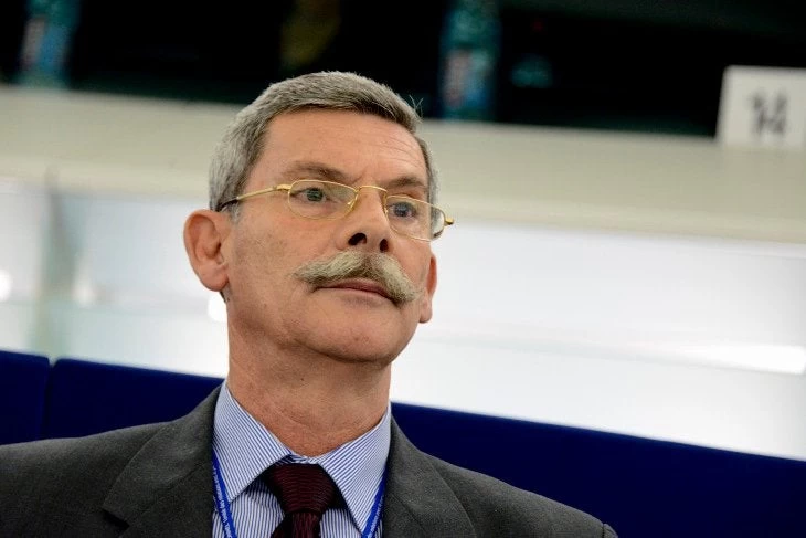«Χώσιμο» για την Μακεδονία στον λογαριασμό του Τσίπρα από τον Στρατηγό Συναδινό (εικόνα)